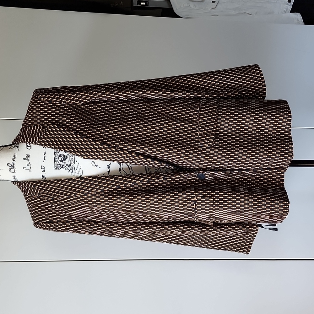 Mango overseas blazer with adjustable sleeves.